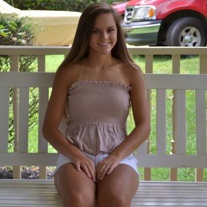 Meet your Posher, Raegan